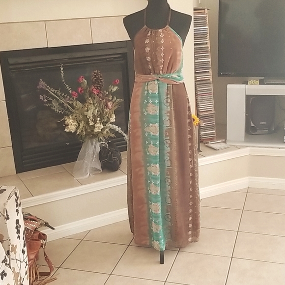 Dress - Picture 1 of 5